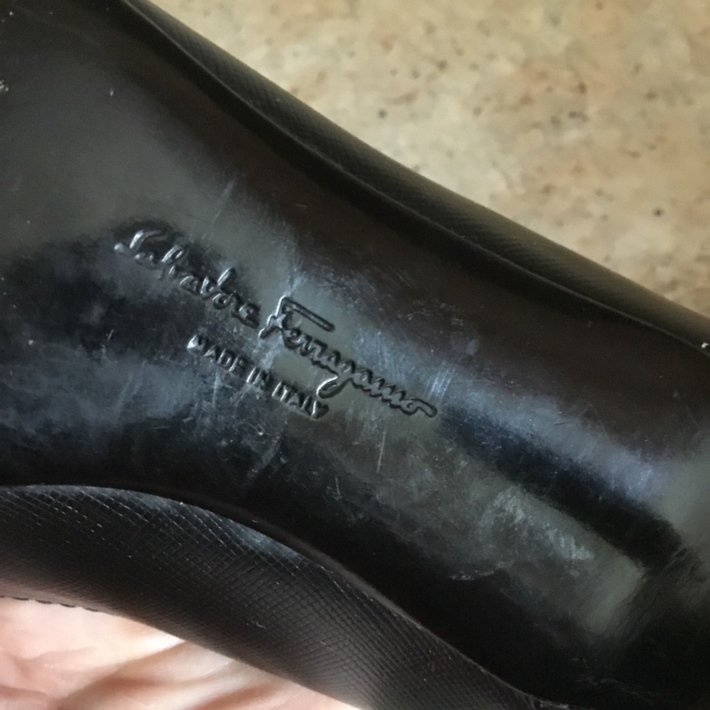 Vintage Salvatore Ferragamo Black Leather Pumps - Picture 12 of 12